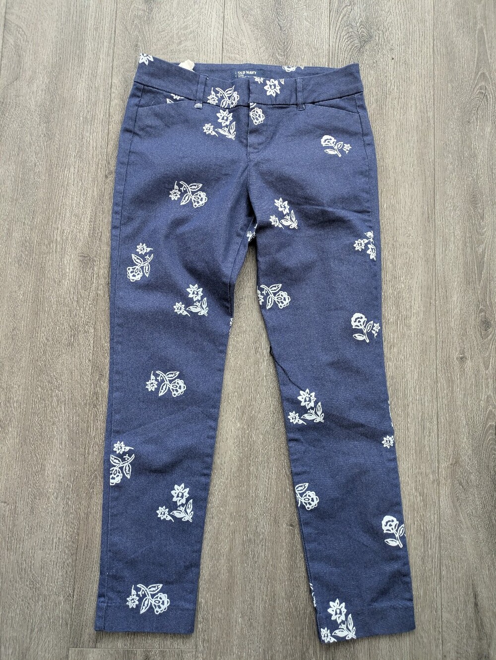 Old Navy Navy Straight-Leg Jeans with White Floral Print
